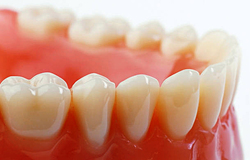 ⁠Съемные зубные протезы