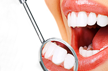 Постановка световой пломбы- это ⁠этап стоматологического терапевтического  лечения, который непосредственно может оценить пациент, посмотревшись в зеркало.