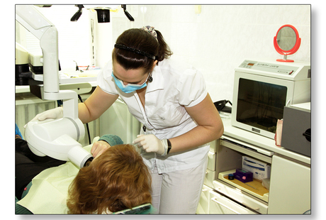 Преимущества частного стоматолога: финансовая доступность (вы не переплачиваете за бренд!); гарантия качества лечения лучшими стоматологами клиники; индивидуальная методика стоматологического лечения.